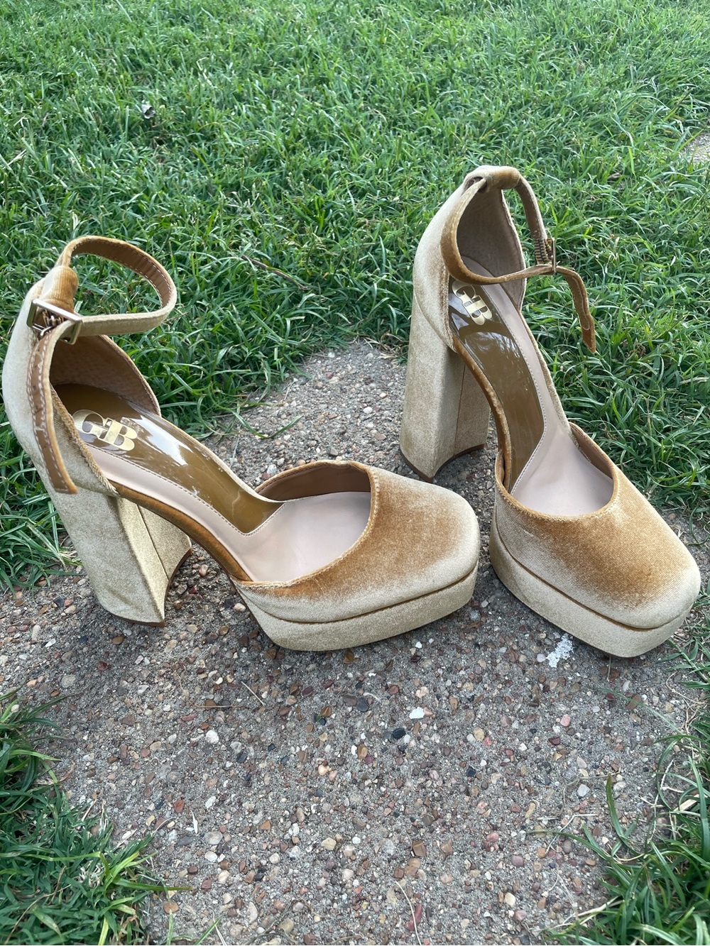 Chunky Platform Ankle-Strap Pumps in Gold Velvet - Picture 7 of 7